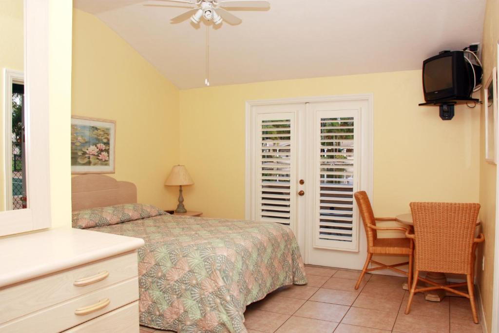 Hotel Rock Lake Not Open Due To Hurricane Damages Fort Myers Zimmer foto